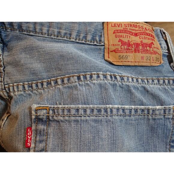 Vintage Levi's 569 Loose Straight Jeans 32x30 Faded Blue Distressed Denim Y2K - Picture 10 of 10